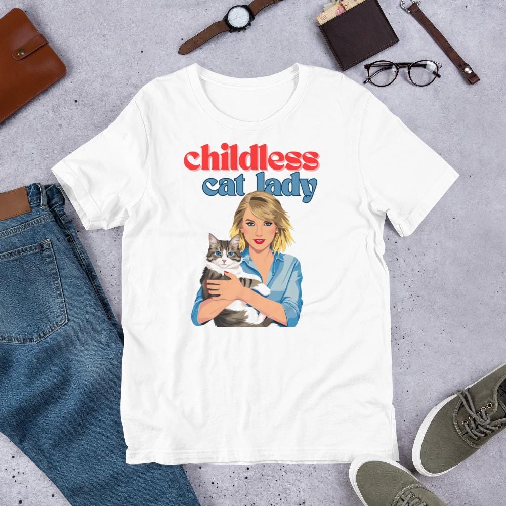 Childless Cat Lady Shirt, Funny Cat Lover Tee, Feminist Graphic T-Shirt, Retro Vintage Style, Cat Mom Gift, Anti-Mom Club Humor Top